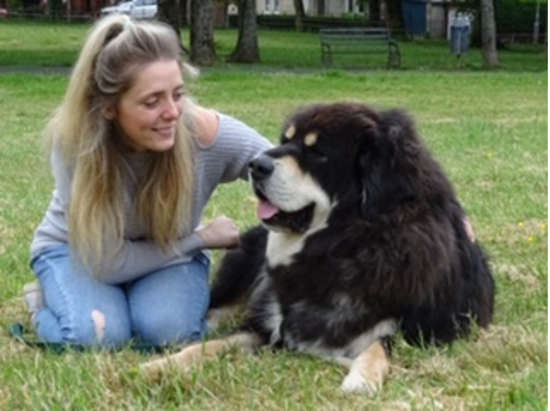 Stephanie Zikmann holistic dog groomer hoping to win a book award
