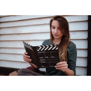 How to Write a Logline That Wins Screenplay Competitions By Page Turner Awards (C)