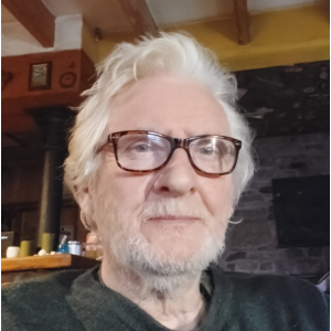 Stewart Carry is part of the Page Turner Award Editorial Team and a judge for the annual awards, judging screenplays, unpublished manuscripts and published books.