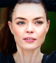 Profile picture for user Nina Aimée Fox